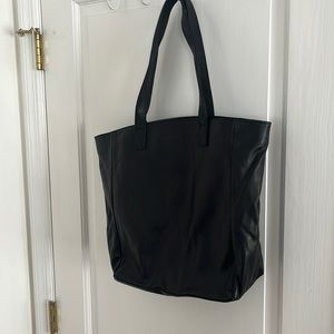 Black Minooy leather tote